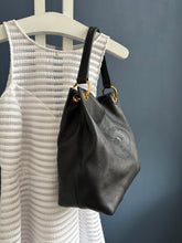 Lade das Bild in den Galerie-Viewer, PRADA BAG