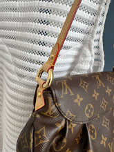 Lade das Bild in den Galerie-Viewer, LOUIS VUITTON SUNSET