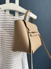 Lade das Bild in den Galerie-Viewer, CÉLINE BELT MINI