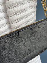 Lade das Bild in den Galerie-Viewer, LOUIS VUITTON MINI POCHETTE EMPREINTE
