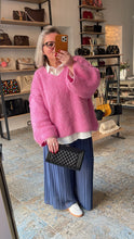 Lade das Bild in den Galerie-Viewer, CHANEL BOY FRAME CLUTCH