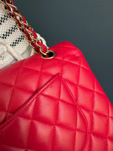 Lade das Bild in den Galerie-Viewer, CHANEL DOUBLE FLAP MEDIUM