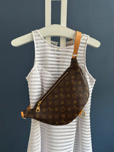 Lade das Bild in den Galerie-Viewer, LOUIS VUITTON BUMBAG
