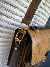 Lade das Bild in den Galerie-Viewer, LOUIS VUITTON MÉTIS REVERSE