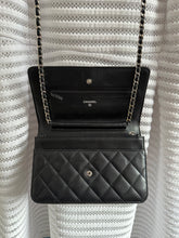 Lade das Bild in den Galerie-Viewer, CHANEL WOC