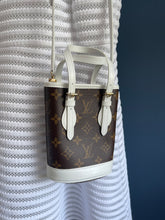 Lade das Bild in den Galerie-Viewer, LOUIS VUITTON NANO BUCKET MATCH