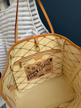 Lade das Bild in den Galerie-Viewer, LOUIS VUITTON NEVERFULL SUMMER TRUNK