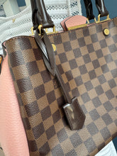 Lade das Bild in den Galerie-Viewer, LOUIS VUITTON BRITTANY