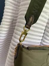Lade das Bild in den Galerie-Viewer, LOUIS VUITTON MULTI POCHETTE PILLOW
