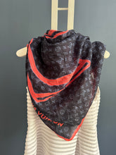 Lade das Bild in den Galerie-Viewer, LOUIS VUITTON UPSIDE-DOWN TUCH