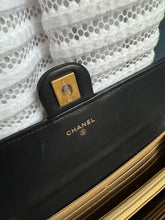 Lade das Bild in den Galerie-Viewer, CHANEL WOC MIT PERLEN