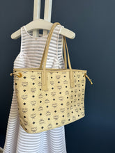 Lade das Bild in den Galerie-Viewer, MCM SHOPPER MEDIUM