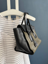 Lade das Bild in den Galerie-Viewer, PRADA GLACE