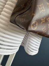 Lade das Bild in den Galerie-Viewer, LOUIS VUITTON ATLANTIS GM