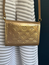 Lade das Bild in den Galerie-Viewer, LOUIS VUITTON ROSSMORE WOC