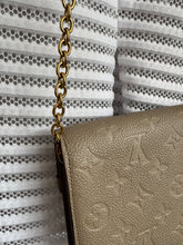 Lade das Bild in den Galerie-Viewer, LOUIS VUITTON VAVIN CHAIN