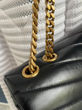 Lade das Bild in den Galerie-Viewer, YSL LOULOU LARGE