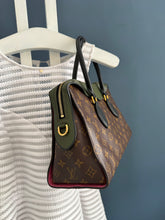 Lade das Bild in den Galerie-Viewer, LOUIS VUITTON TUILERIES