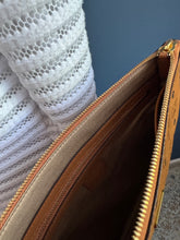 Lade das Bild in den Galerie-Viewer, MCM CLUTCH