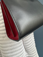 Lade das Bild in den Galerie-Viewer, GUCCI NYMPHAEA BAG