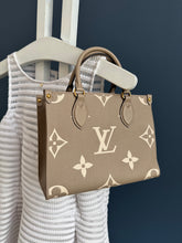 Lade das Bild in den Galerie-Viewer, LOUIS VUITTON ONTHEGO PM