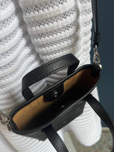 Lade das Bild in den Galerie-Viewer, MCM AREN BAG