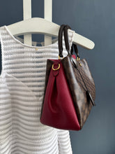 Lade das Bild in den Galerie-Viewer, LOUIS VUITTON BRITTANY