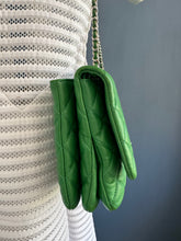 Lade das Bild in den Galerie-Viewer, CHANEL CLASSIC FLAP