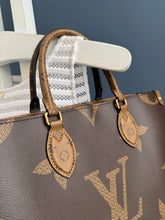 Lade das Bild in den Galerie-Viewer, LOUIS VUITTON ONTHEGO MM