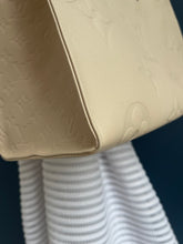 Lade das Bild in den Galerie-Viewer, LOUIS VUITTON ONTHEGO GM EMPREINTE