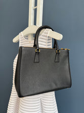 Lade das Bild in den Galerie-Viewer, PRADA GALLERIA