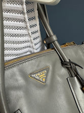 Lade das Bild in den Galerie-Viewer, PRADA BAG