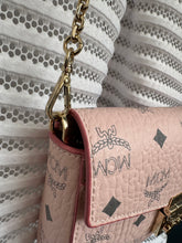 Lade das Bild in den Galerie-Viewer, MCM PATRICIA BAG