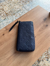 Lade das Bild in den Galerie-Viewer, LOUIS VUITTON ZIPPY EMPREINTE