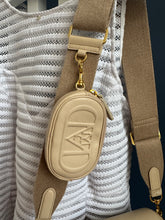 Lade das Bild in den Galerie-Viewer, MCM TRAVIA CROSSBODY BAG