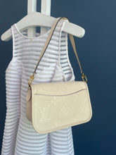 Lade das Bild in den Galerie-Viewer, LOUIS VUITTON DIANE EMPREINTE