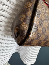 Lade das Bild in den Galerie-Viewer, LOUIS VUITTON CROISSETE