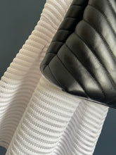 Lade das Bild in den Galerie-Viewer, YSL LOULOU LARGE