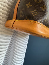 Lade das Bild in den Galerie-Viewer, LOUIS VUITTON PETIT NOÉ