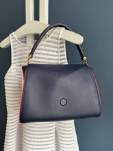 Lade das Bild in den Galerie-Viewer, LOUIS VUITTON DOUBLE V