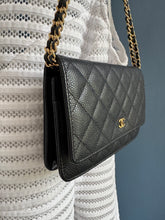 Lade das Bild in den Galerie-Viewer, CHANEL WOC