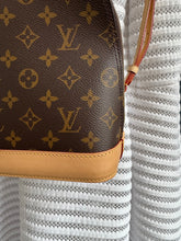 Lade das Bild in den Galerie-Viewer, LOUIS VUITTON ALMA RUCKSACK