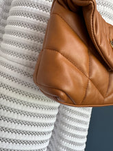 Lade das Bild in den Galerie-Viewer, YSL PUFFER