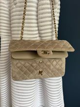 Lade das Bild in den Galerie-Viewer, CHANEL DOUBLE FLAP WILDLEDER