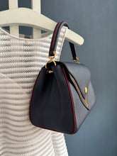 Lade das Bild in den Galerie-Viewer, LOUIS VUITTON DOUBLE V