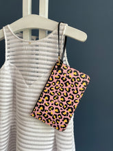 Lade das Bild in den Galerie-Viewer, LOUIS VUITTON NEVERFULL GIANT WILD AT HEART