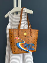 Lade das Bild in den Galerie-Viewer, MCM TONI SHOPPER