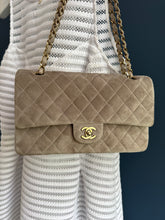 Lade das Bild in den Galerie-Viewer, CHANEL DOUBLE FLAP WILDLEDER