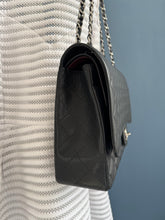 Lade das Bild in den Galerie-Viewer, CHANEL DOUBLE FLAP MAXI
