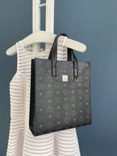Lade das Bild in den Galerie-Viewer, MCM AREN BAG